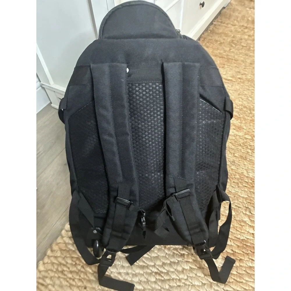 NWT Hynes Eagle 42L Rolling Backpack  Airline Approved Carry on Laptop Suitcase